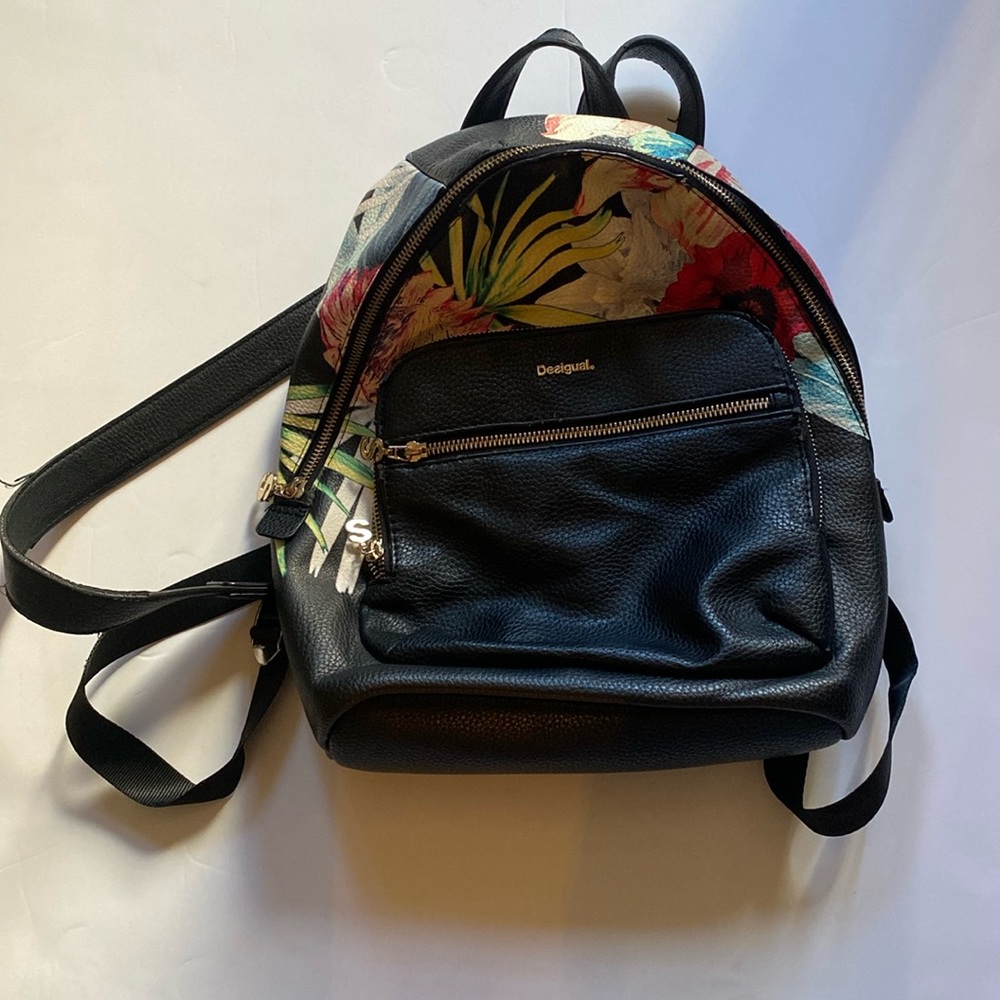Desigual tropical‎ backpack. See pictures for condition. As is.